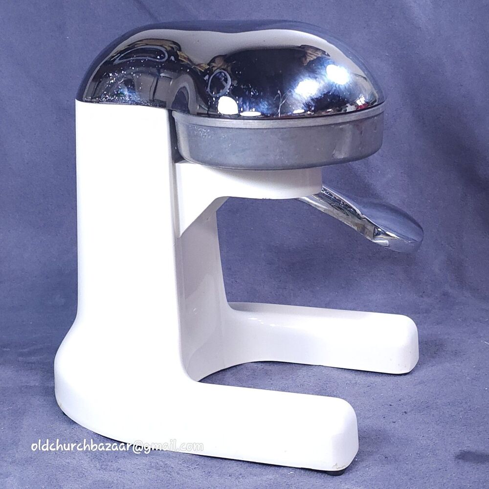 Vintage Ramcon Mighty Juicer Manual Countertop White Enamel & Chrome Excellent